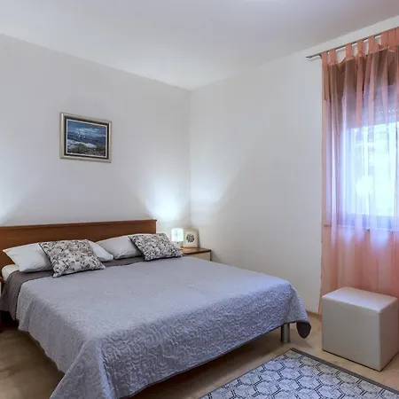 With Parking Space Kastel Stafilic, - 20662 *
