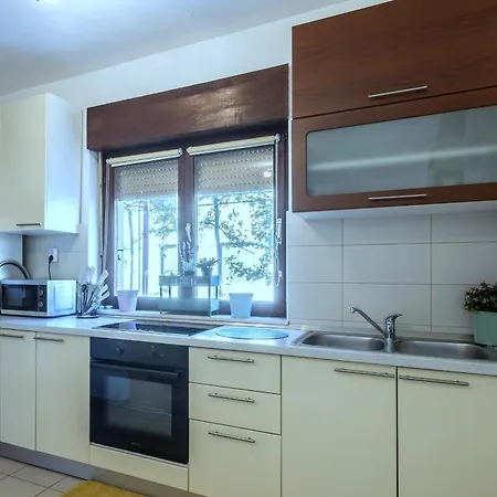 With Parking Space Kastel Stafilic, - 20662 Appartement *